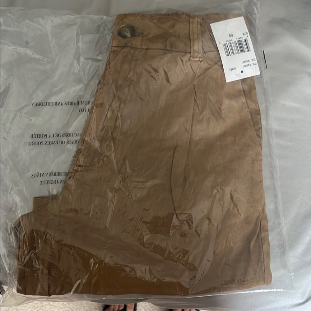 NWT Kut from the Kloth size 00 whiskey colored linen shorts